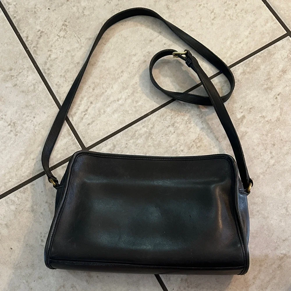 Coach Sutton Black Leather Crossbody Bag 9814 - Picture 3 of 12